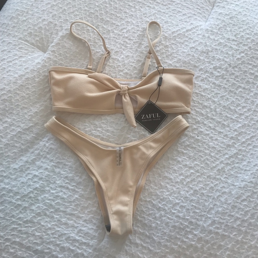 Bikini set - Picture 3 of 5